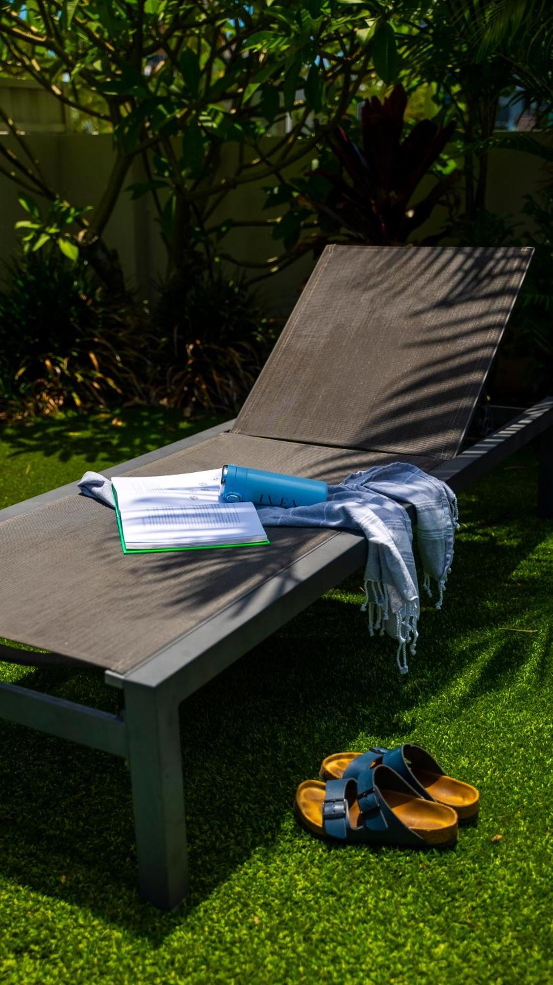 The Perfect For Your Group Getaway - Sleeps 7 - Close To Everything Apartment