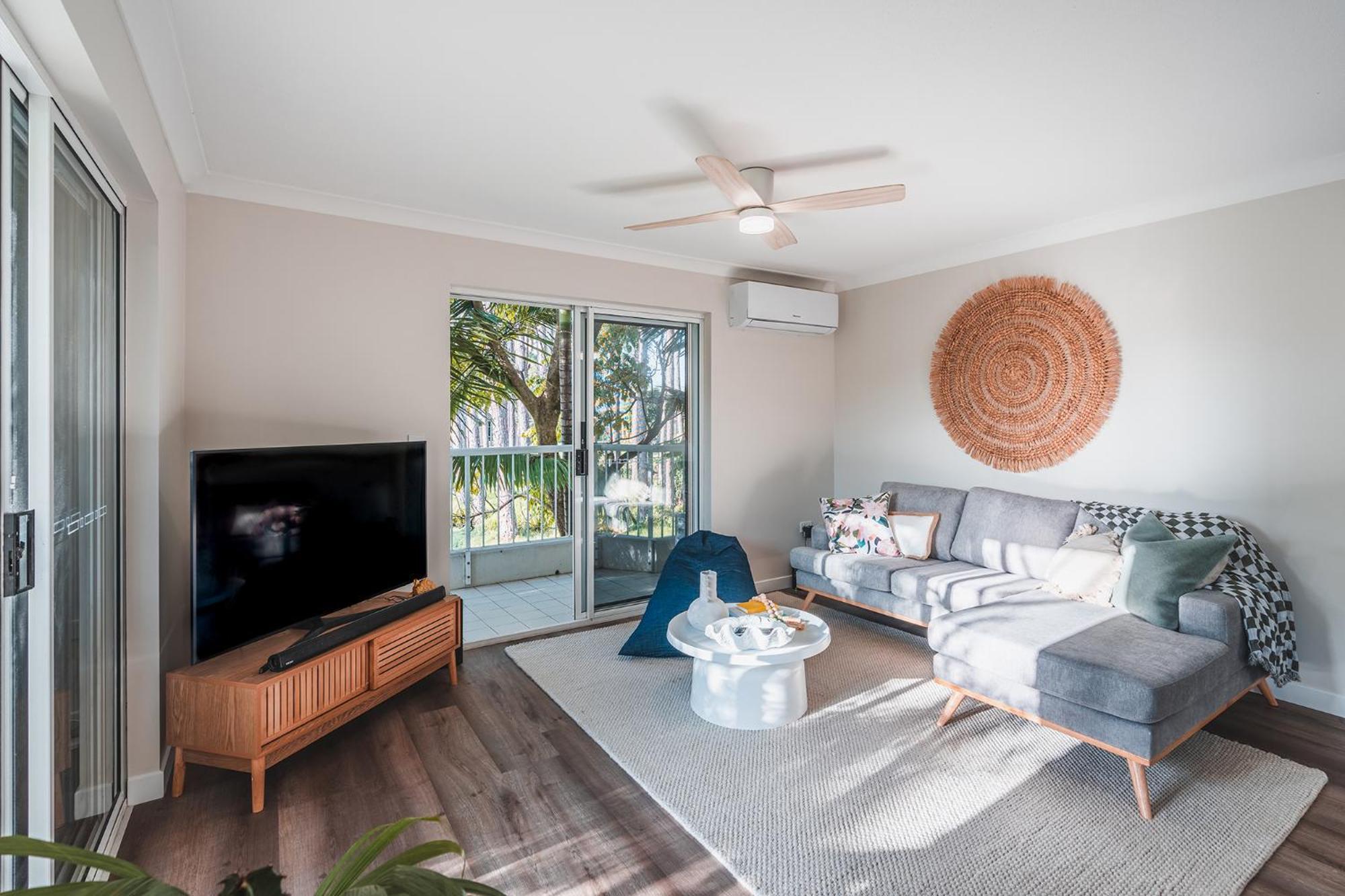 The Perfect For Your Group Getaway - Sleeps 7 - Close To Everything Apartment