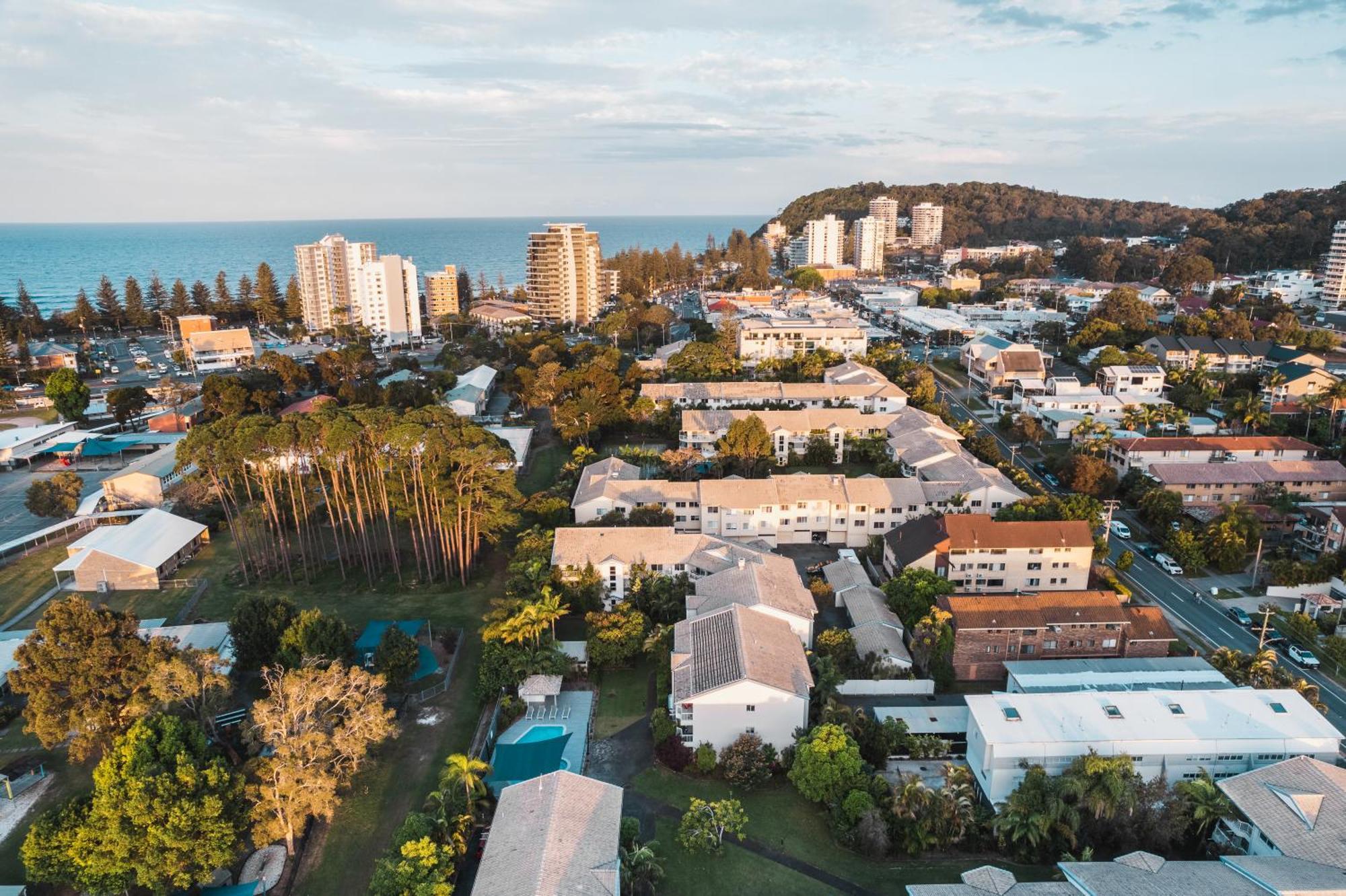 Apartment The Perfect For Your Group Getaway - Sleeps 7 - Close To Everything